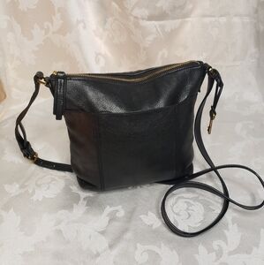 Vintage Fossil Black Leather Crossbody Style Handbag‎